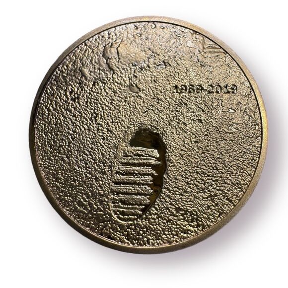 Gold “50th Anniversary Of The Moon Landing”  Commemorative Coin - Picture 3 of 3